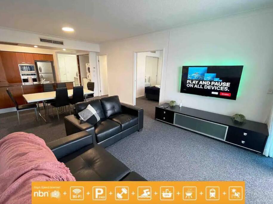 Apartment Chevron Surfers - 2 Bedroom 2 Bathroom *